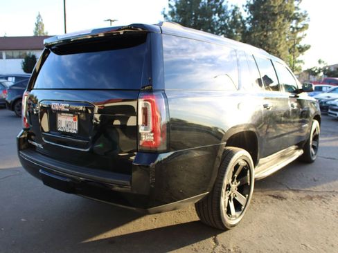 Used 2019 GMC Yukon XL SLT w/ Graphite Performance Edition image 35