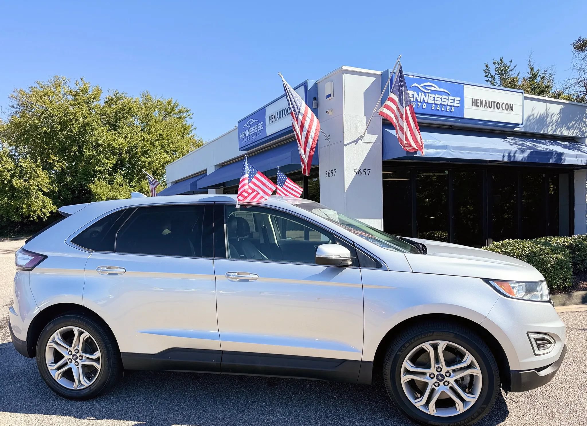 Used 2018 Ford Edge Titanium FWD image 22