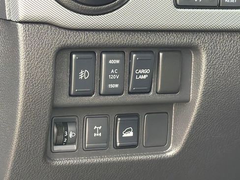 Used 2017 Nissan Titan PRO-4X w/ Pro-4x Convenience Package image 21