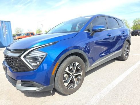 Used 2024 Kia Sportage EX image 3