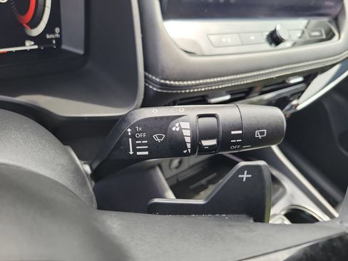 Used 2024 Nissan Rogue SL FWD image 26