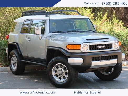 Used 2011 Toyota FJ Cruiser 4WD w/ Upgrade Pkg image 1
