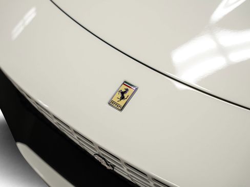 Used 2022 Ferrari Roma image 10