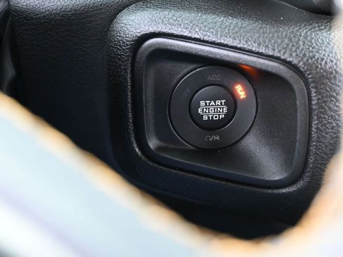 Used 2024 Jeep Wrangler Unlimited AWD/4WD image 28