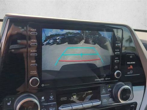 Certified 2020 Toyota Highlander XLE FWD image 21