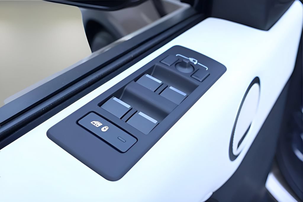 New 2026 Land Rover Discovery S AWD/4WD image 10