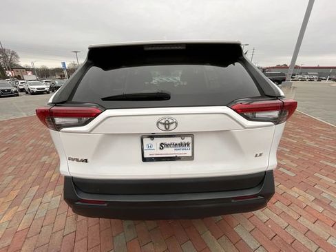 Used 2022 Toyota RAV4 LE FWD image 28