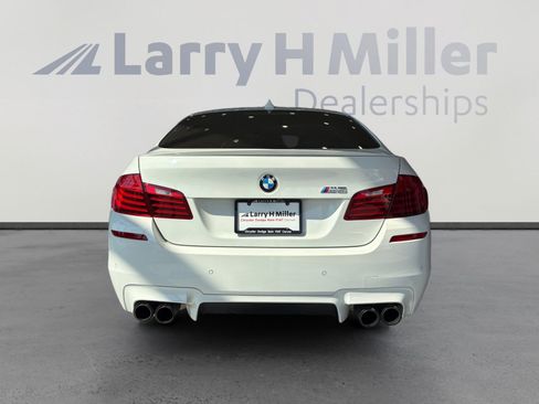 Used 2016 BMW M5 RWD image 4