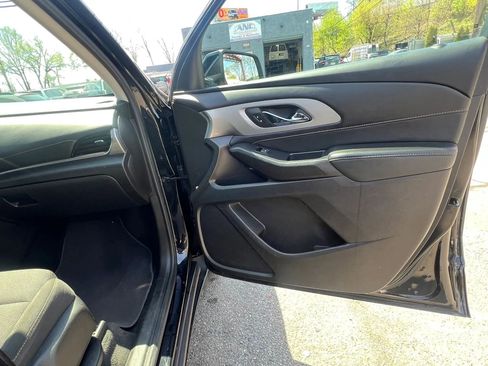 Used 2021 Chevrolet Traverse LS AWD/4WD image 31