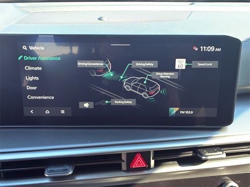 Used 2025 Kia Sorento EX image 27