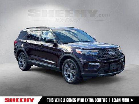 Certified 2022 Ford Explorer XLT w/ Equipment Group 202A AWD/4WD image 1