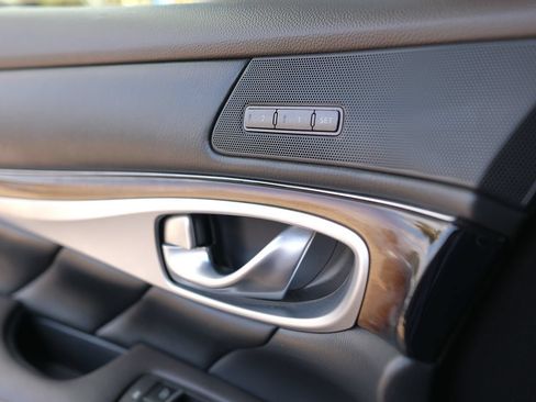 Used 2012 INFINITI M37 x w/ Deluxe Touring Pkg AWD/4WD image 11