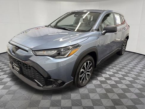 Used 2025 Toyota Corolla Cross AWD Hybrid image 3