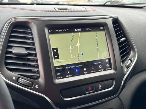 Used 2022 Jeep Cherokee Trailhawk w/ Sound & Nav Group image 19