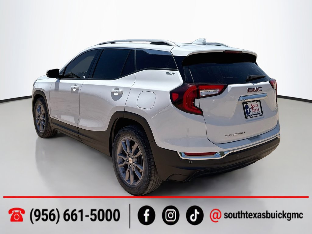 Used 2022 GMC Terrain SLT w/ Tech Package FWD image 6