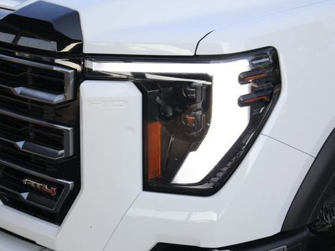 Used 2024 GMC Sierra 2500 AT4 w/ AT4 Premium Plus Package image 2