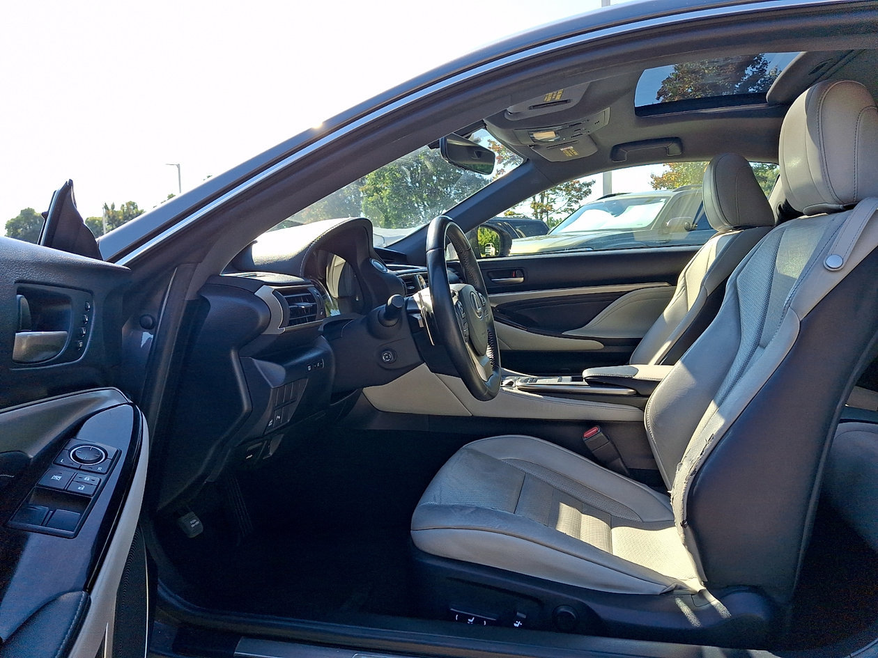 Used 2015 Lexus RC 350 w/ Luxury Package RWD image 13