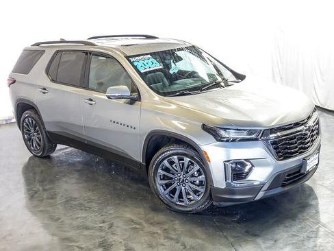 Used 2023 Chevrolet Traverse RS w/ LPO, Floor Liner Package image 6