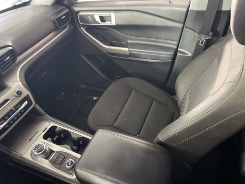 Used 2023 Ford Explorer XLT AWD/4WD image 20