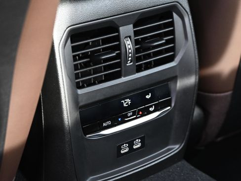 New 2026 BMW 330i Sedan w/ Premium Package image 25