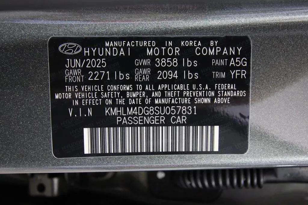 Used 2025 Hyundai Elantra Sport FWD image 23
