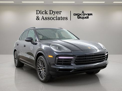 Used 2023 Porsche Cayenne AWD/4WD image 2