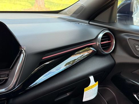 New 2026 Chevrolet Trax RS w/ Sunroof Package FWD image 20