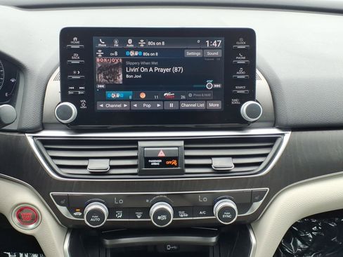 Used 2018 Honda Accord EX image 23