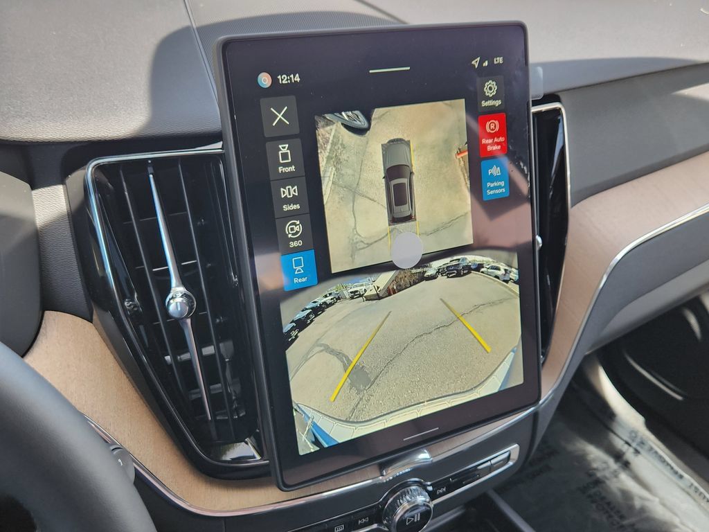 New 2026 Volvo XC60 B5 Plus w/ Protection Package Premier AWD/4WD image 9