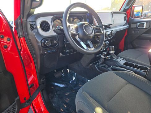 Used 2024 Jeep Wrangler Sahara w/ Technology Group image 25