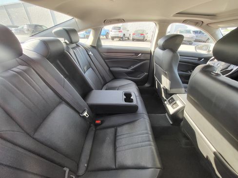 Used 2019 Honda Accord Touring image 9