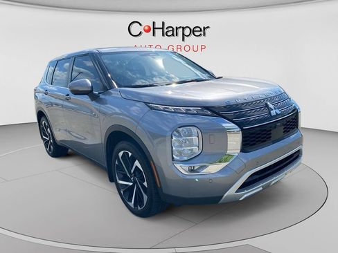 Used 2023 Mitsubishi Outlander SE AWD/4WD image 1