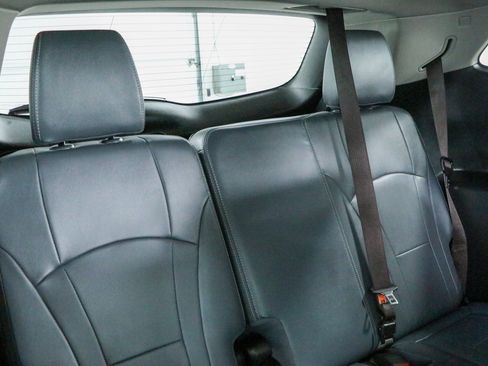 Used 2020 Buick Enclave Premium w/ Sun and Sites Package FWD image 31