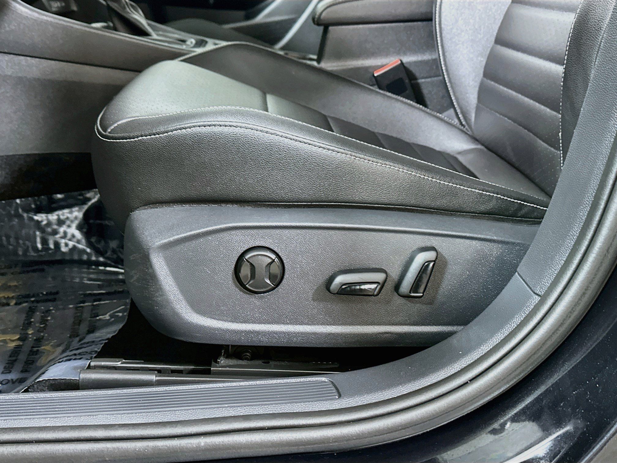 Used 2024 Volkswagen Jetta SE FWD image 18