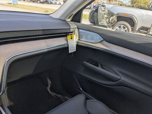 New 2025 Volvo EX90 Ultra image 21