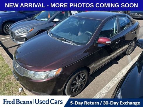 Used 2010 Kia Forte EX image 3