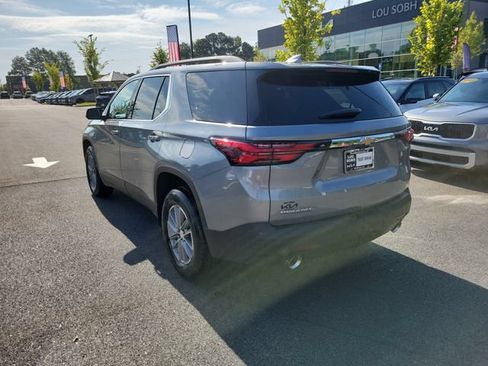Used 2023 Chevrolet Traverse LT w/ Rear Camera Mirror Package FWD image 6