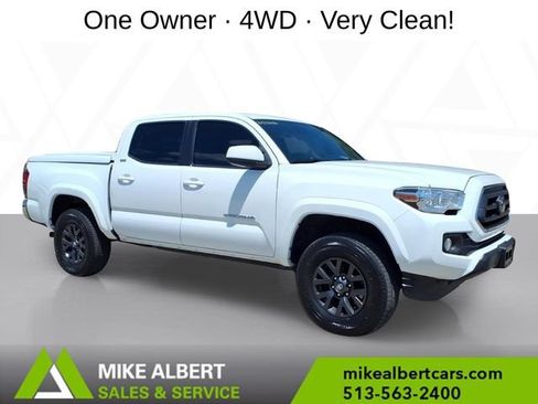 Used 2021 Toyota Tacoma SR5 AWD/4WD image 1