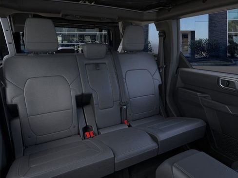 New 2026 Ford Bronco Outer Banks w/ Sasquatch Package image 11