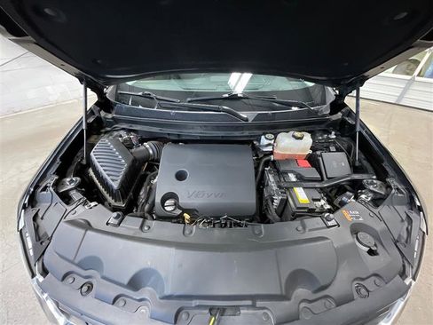 Used 2021 Chevrolet Traverse LS image 29