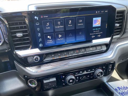 Used 2023 Chevrolet Silverado 1500 LTZ RWD image 12