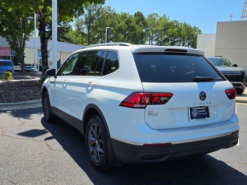 Certified 2023 Volkswagen Tiguan SE w/ Panoramic Sunroof Package FWD image 3