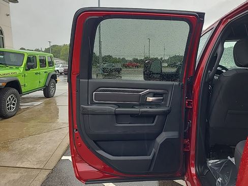 New 2026 RAM 2500 Big Horn AWD/4WD image 13