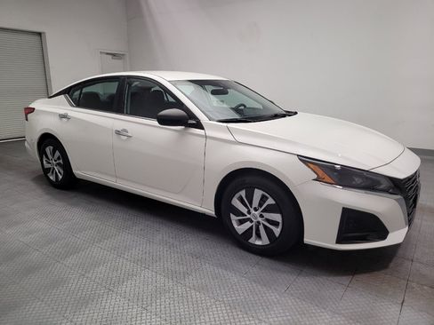 Used 2025 Nissan Altima 2.5 S FWD image 11