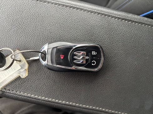 Used 2025 Buick Envista Sport Touring image 22