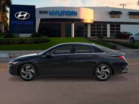 New 2026 Hyundai Elantra Limited FWD image 3