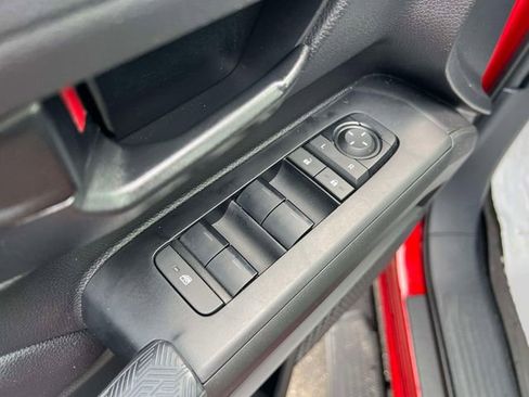 Certified 2025 Toyota Tacoma SR5 image 19