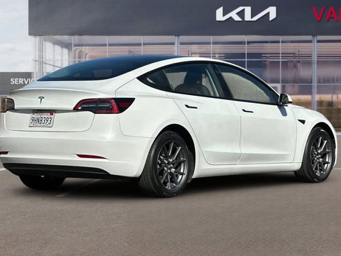 Used 2023 Tesla Model 3 Standard Range image 4
