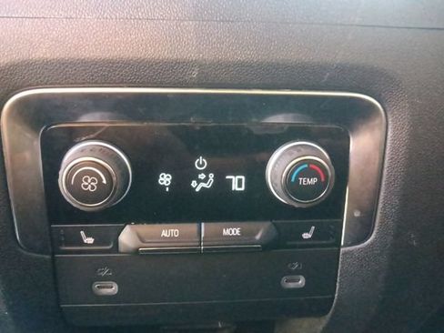 Used 2024 Chevrolet Suburban Premier RWD image 25
