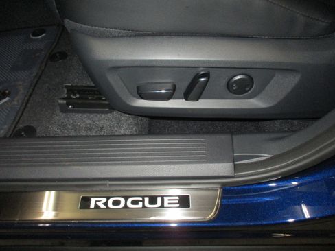 New 2026 Nissan Rogue SV image 14